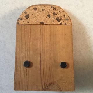 Colgador llaves collares trapos madera artesano