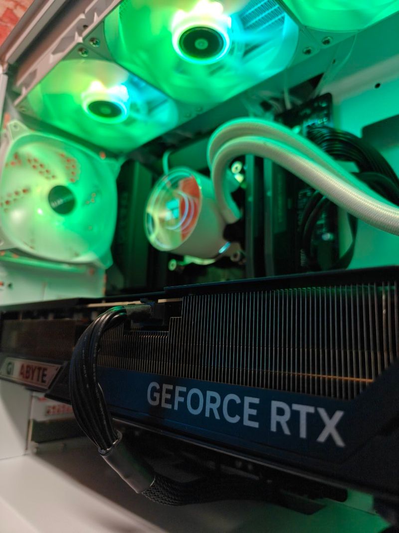 ¡OFERTA TOP! PC GAMING TOP 4K R7 9800X3D+RTX 5090 afbeelding 5