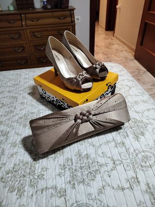 Zapatos tacón y bolso