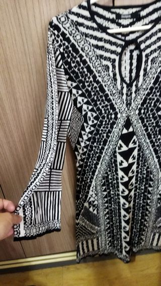 Vestido manga larga. L. Desigual