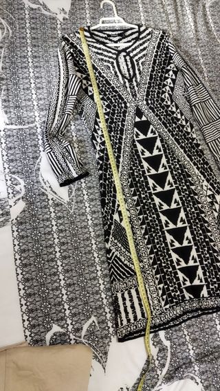 Vestido manga larga. L. Desigual