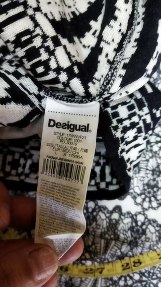 Vestido manga larga. L. Desigual