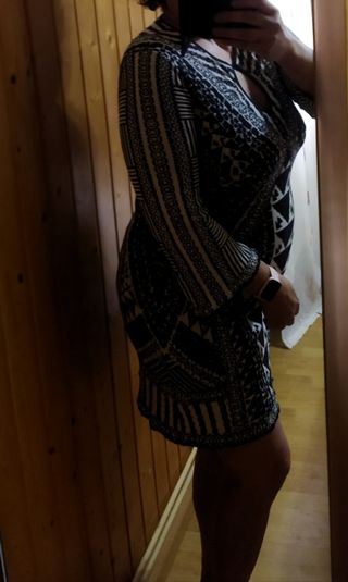 Vestido manga larga. L. Desigual