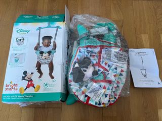 Saltador de puerta para bebé