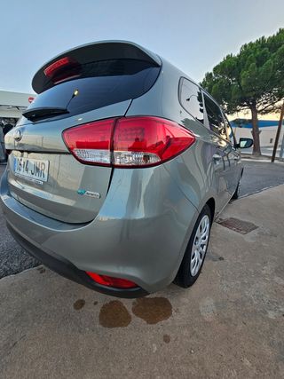 KIA Carens 2016