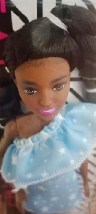 Muñeca Barbie pierna prostetica