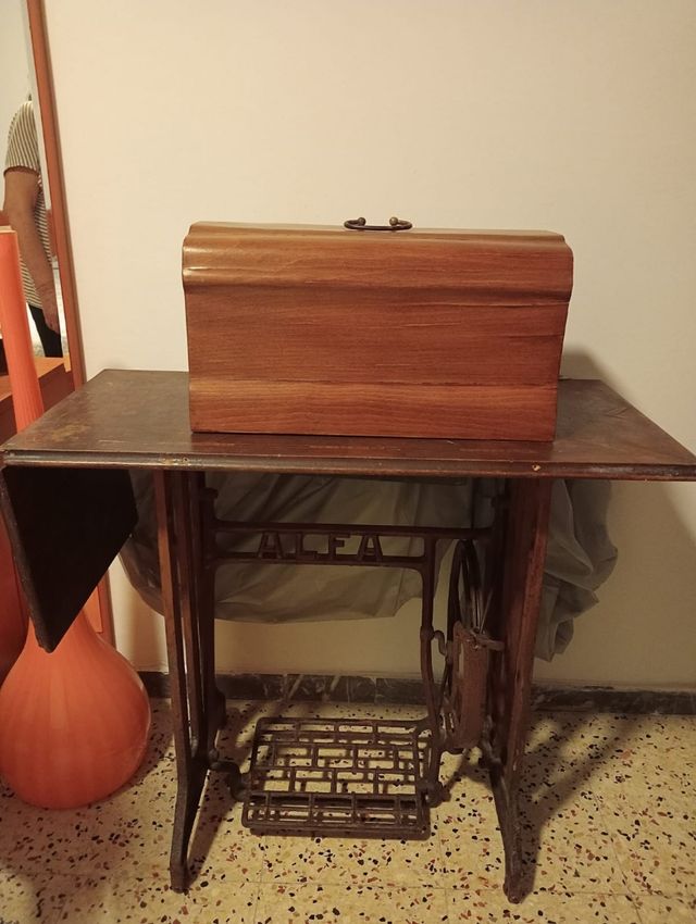 Máquina coser antigua ALFA