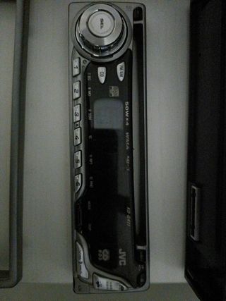 Radio cd mp3  frontal extraible y 2 altavoces 100€