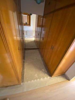 Instalacion de tarima y montaje de rodapies