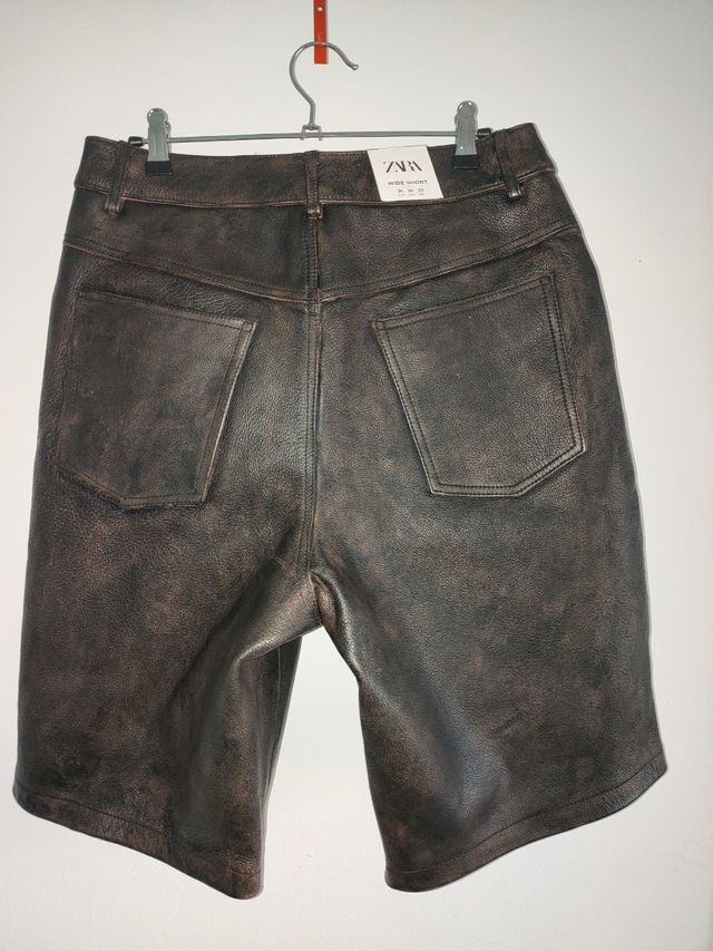 Bermuda larga de cuero