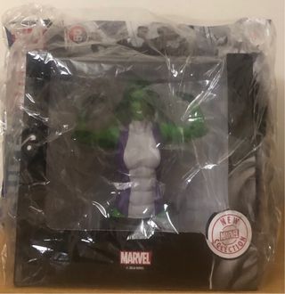 BUSTO MARVEL “HULKA”.