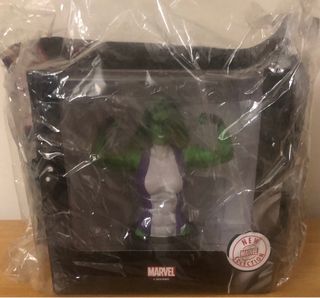 BUSTO MARVEL “HULKA”.