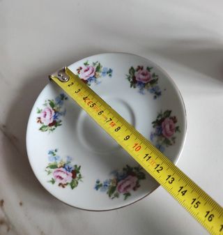 6 Tazas y platos de porcelana