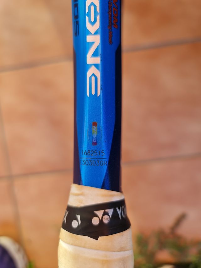 Raquete de ténis YONEX EZONE 105