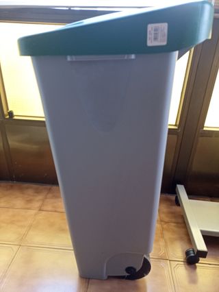 Contenedor de basura 