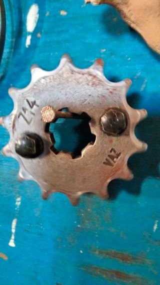 Piñón de Rieju tango 125