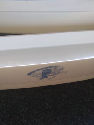 Botellero y baldas puerta frigorífico