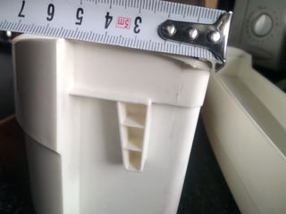 Botellero y baldas puerta frigorífico