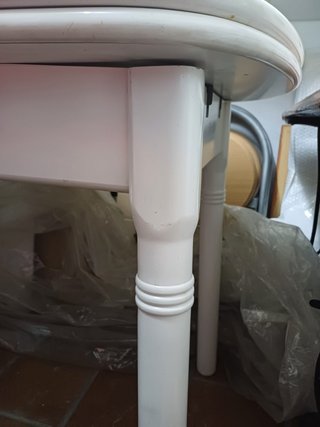 Mesa de cocina blanca vintage
