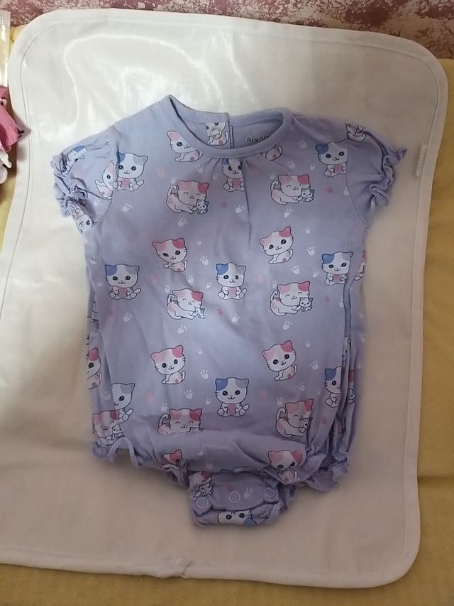 Lotto body e pagliaccetti 8pz