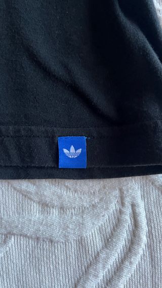 Camiseta Adidas Negra