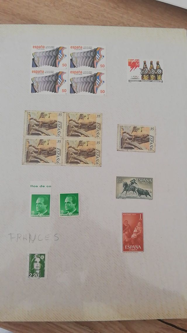 ALBUM CON SELLOS , ENTEROS POSTALES Y AEROGRAMA