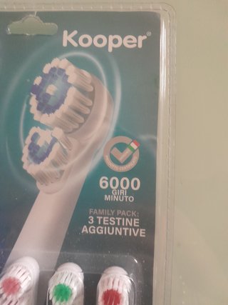 Spazzolino elettrico con 3 testine agg.