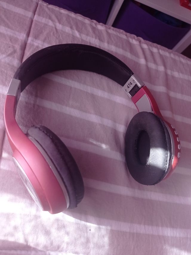 Cascos inalámbricos rosa metálico