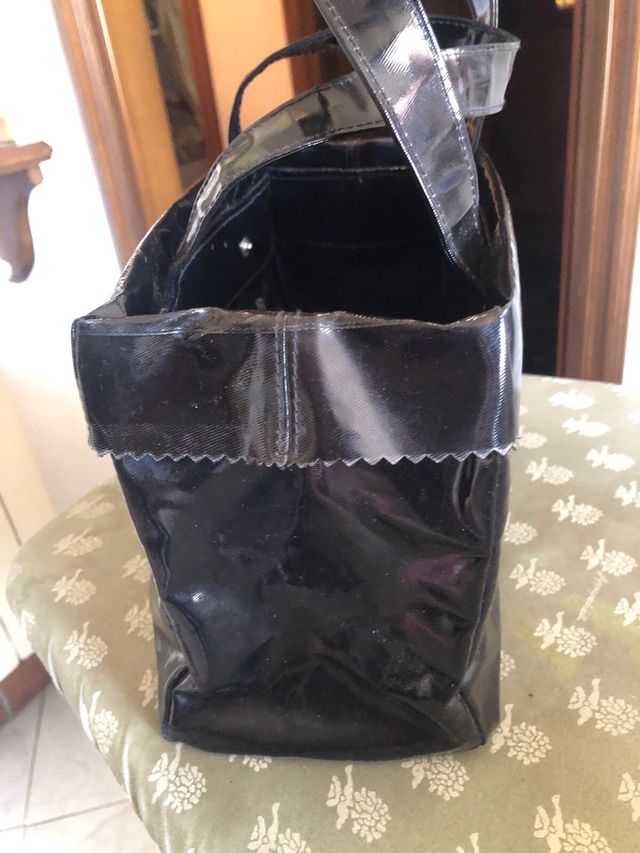 Borsetta vernice nera by “camomilla”