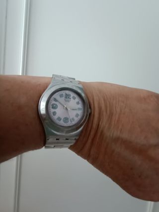 Swatch mujer irony esfera rosa