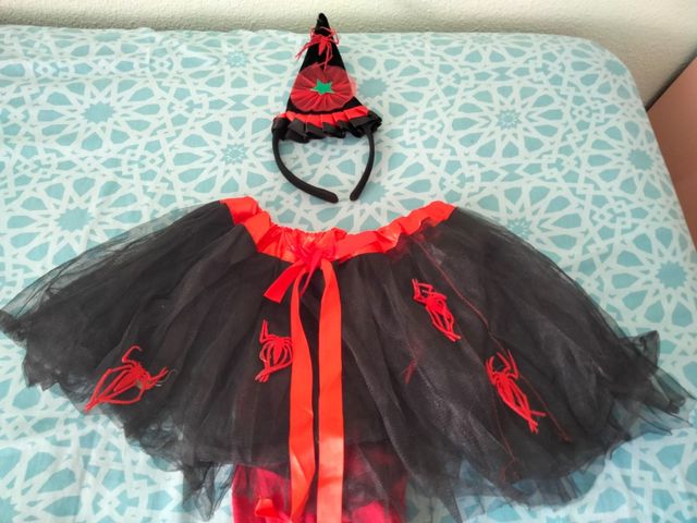 Disfraz brujita negro y rojo con accesorios