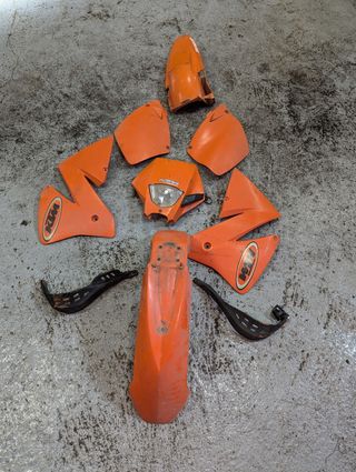 Plásticos originales KTM EXC400 2004