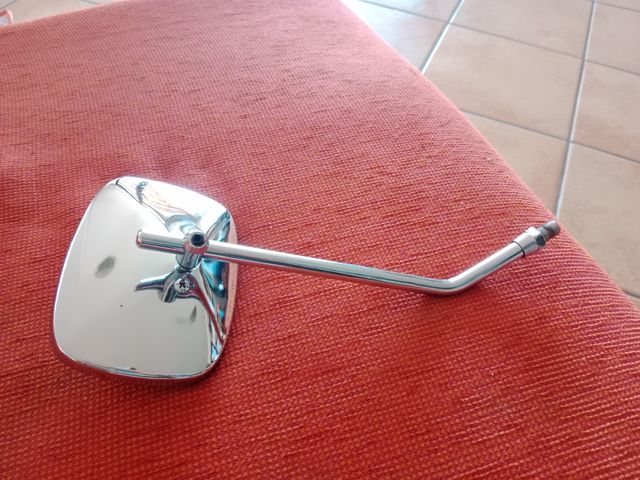 Specchietto moto