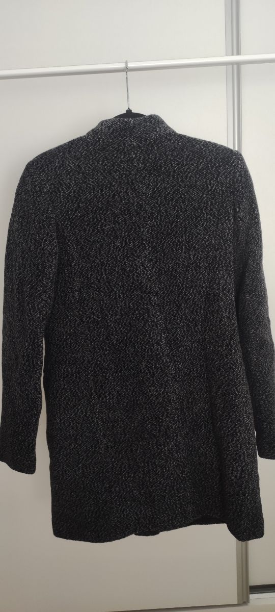 Abrigo negro Stradivarius