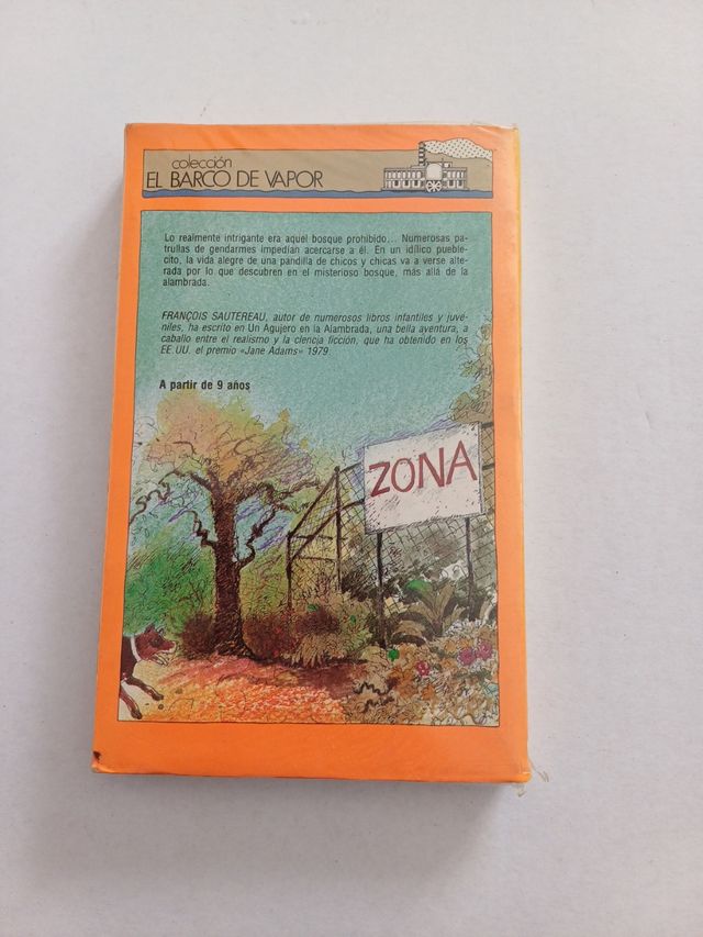 Un agujero en la alambrada - SM