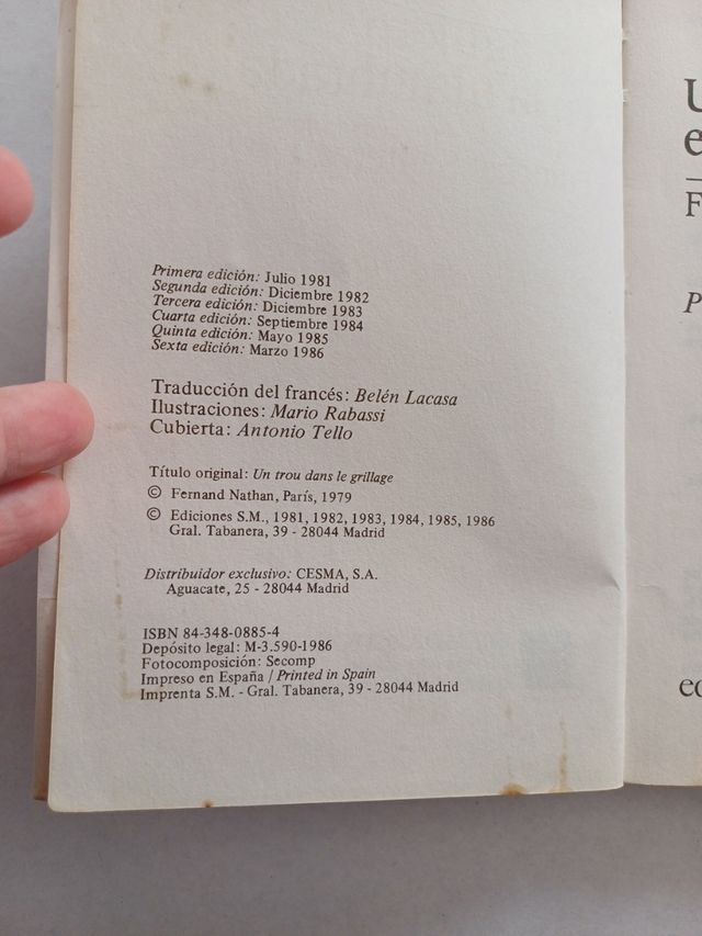 Un agujero en la alambrada - SM