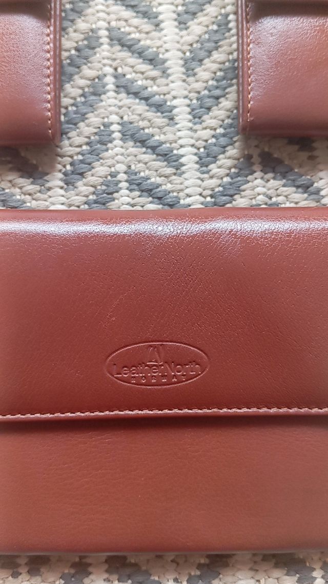 Monederos Leastherl North