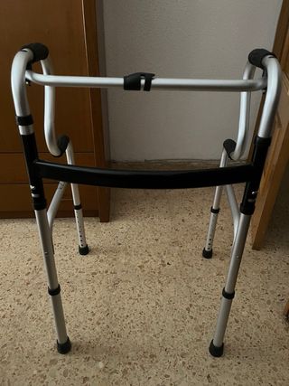 Andador plegable para mayores