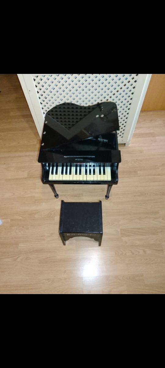 Piano vintage para niños