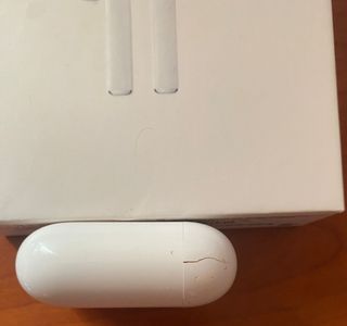 Estuche-caja con Airpods