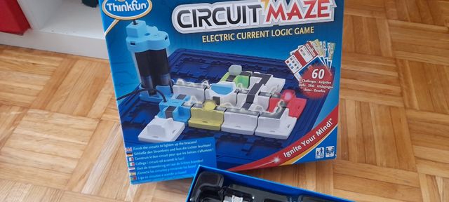 Circuit Maze