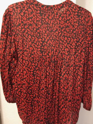 Blusa Zara Woman roja y negra 