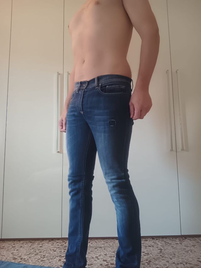 Pantaloni beige aderenti slip costumi uomo