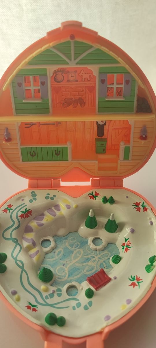 Polly Pocket Heidi Alpine Chalet 1989
