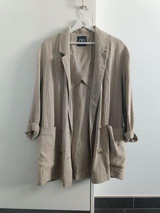 Blazer oversize 100% lino de Zara