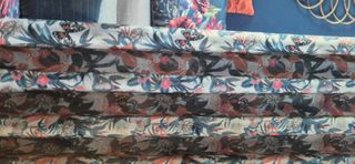 2 CORTINAS ESTAMPADAS