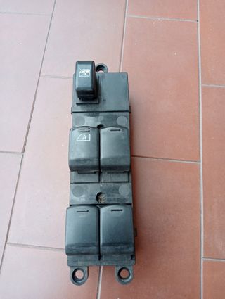 Pulsantiera Nissan Navara.