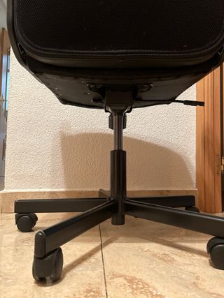 Silla de escritorio negra IKEA