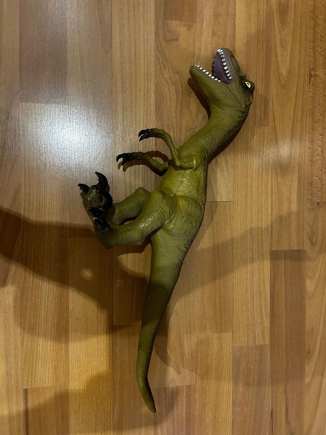 dinosaurios grandes de goma. pack de 4 