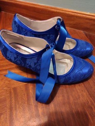 BOLSO Y ZAPATOS DE ENCAJE AZUL